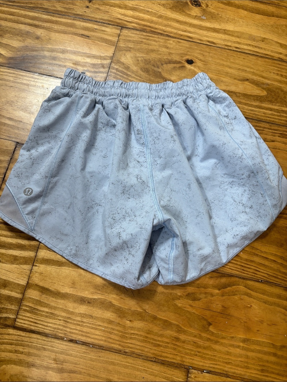 Lululemon Hotty Hot Shorts in Gravel Dust  Pastel Blue Multi Pattern Size 2